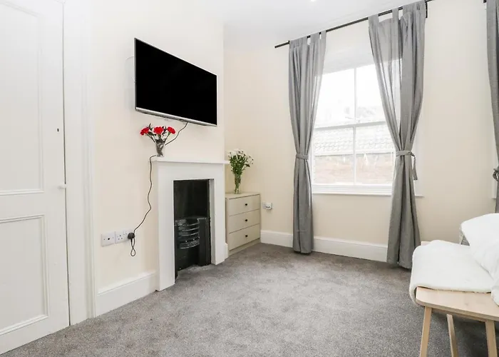 24 Baxtergate